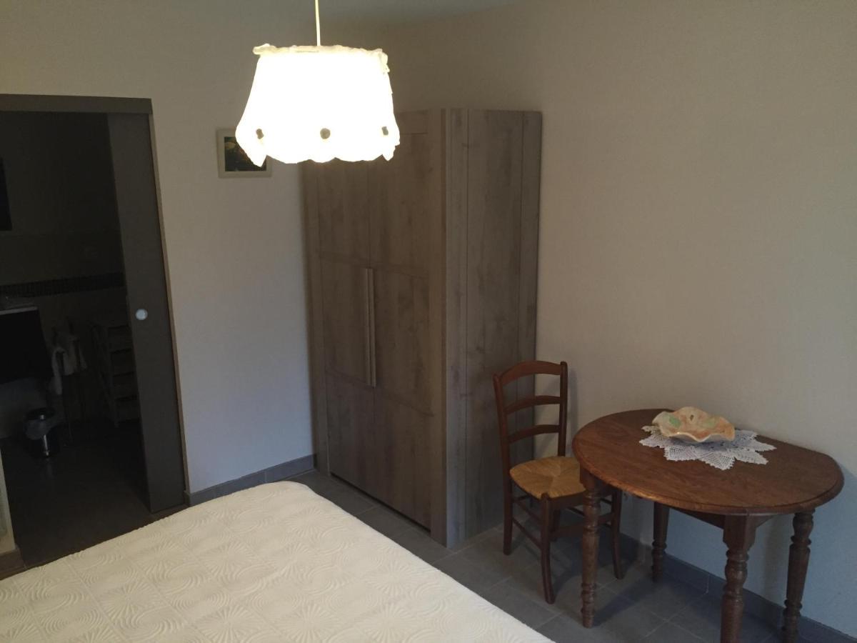 Le Mas De Servant Roulottes Et Chambres D'Hotes Auberives-en-Royans Pokój zdjęcie