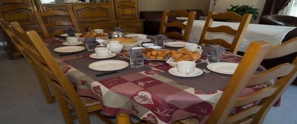 Le Mas De Servant Roulottes Et Chambres D'Hotes Auberives-en-Royans Zewnętrze zdjęcie